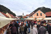 Sejemski vrvež po trgu Podsreda