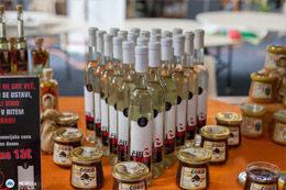 Festival vina in čokolade