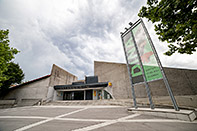 Center o velikih zvereh Dina, Pivka